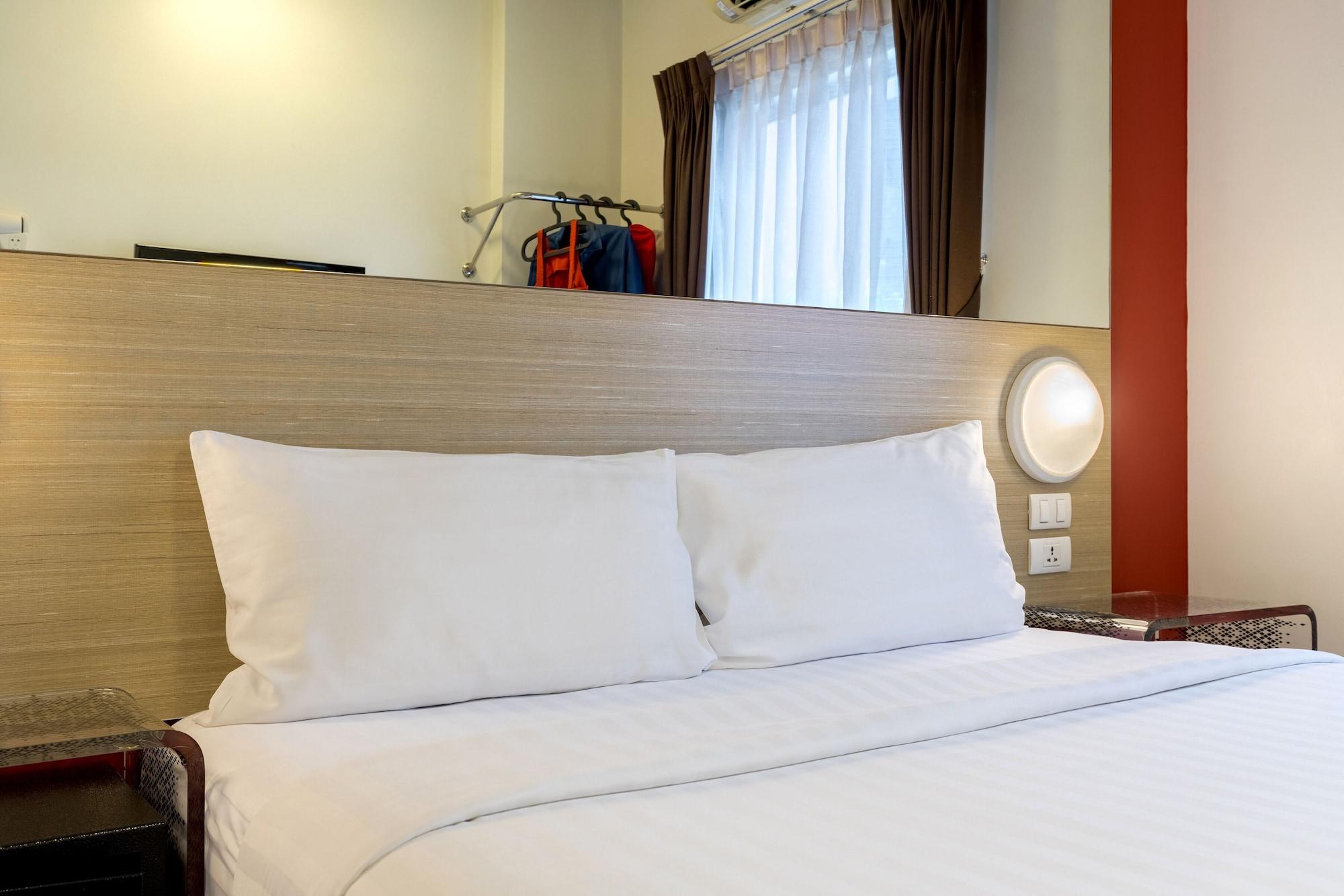 Red Planet Phuket Patong - Sha Extra Plus Bagian luar foto