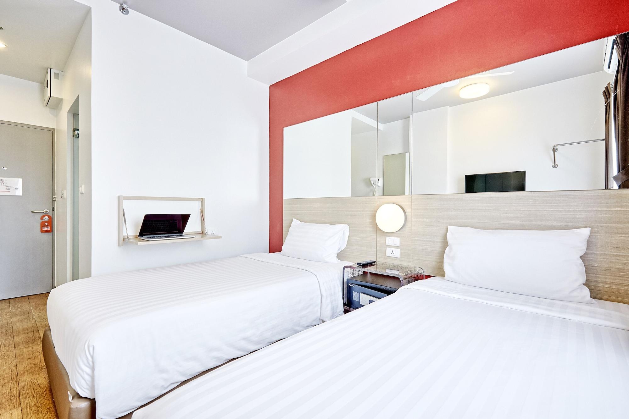 Red Planet Phuket Patong - Sha Extra Plus Bagian luar foto