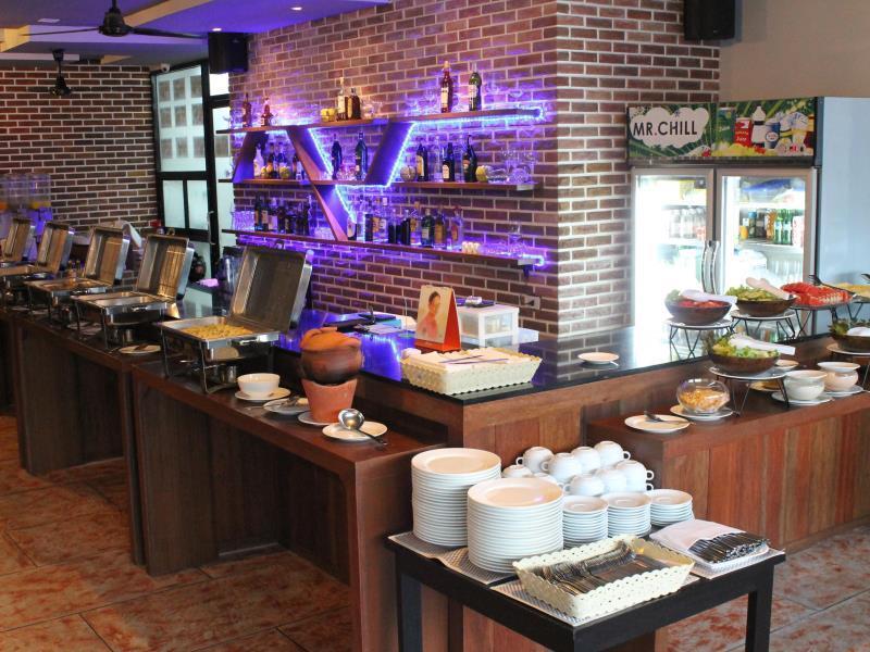 Red Planet Phuket Patong - Sha Extra Plus Bagian luar foto