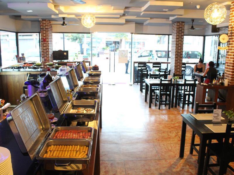 Red Planet Phuket Patong - Sha Extra Plus Bagian luar foto